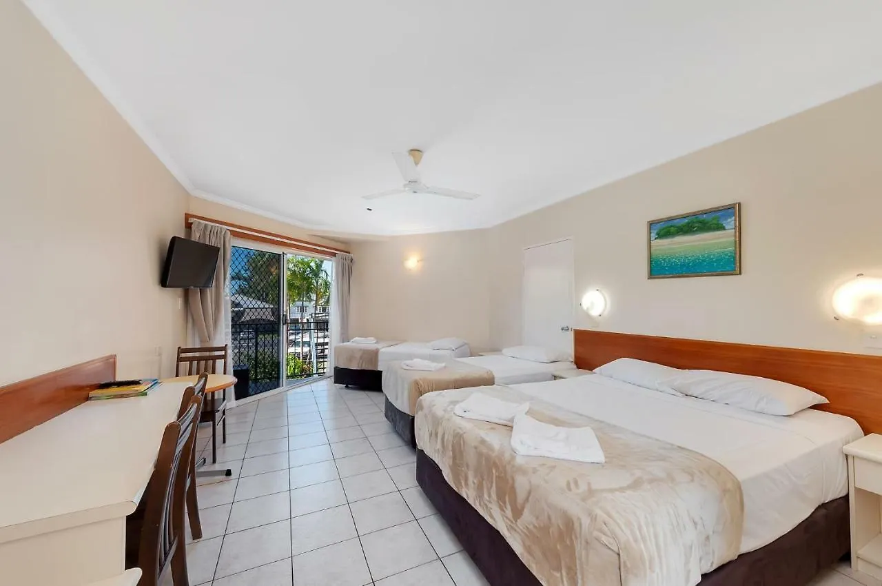Tropical Queenslander Cairns 3*,